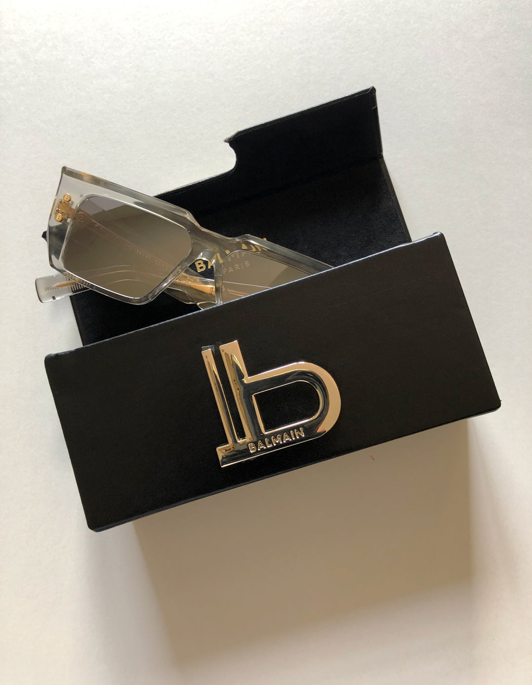 BALMAIN B-VI — Sunglasses — Grey Crystal box and case front view 