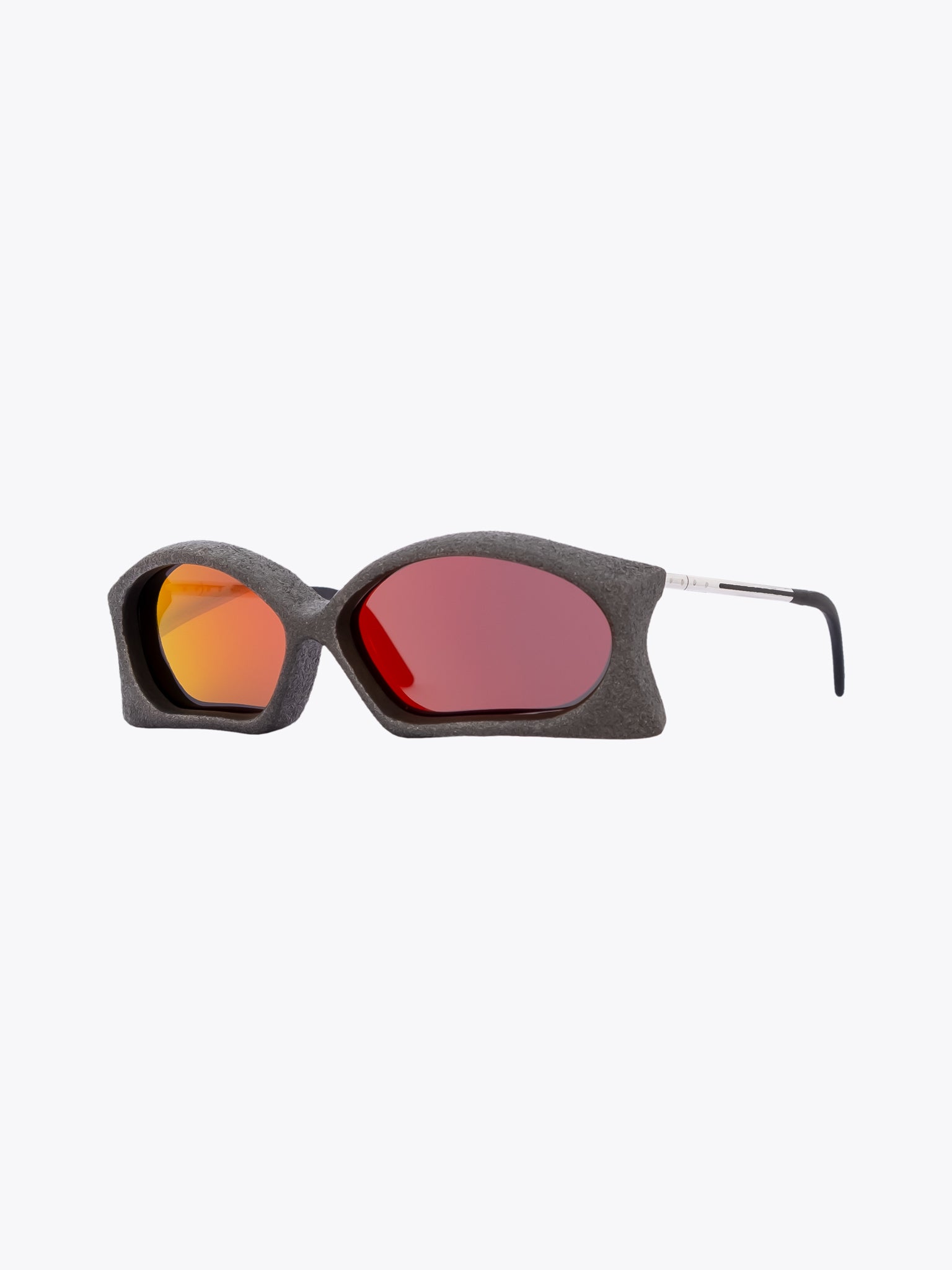 Image of IMPURI Hide — Sunglasses Unisex — Graphite three-quarter view