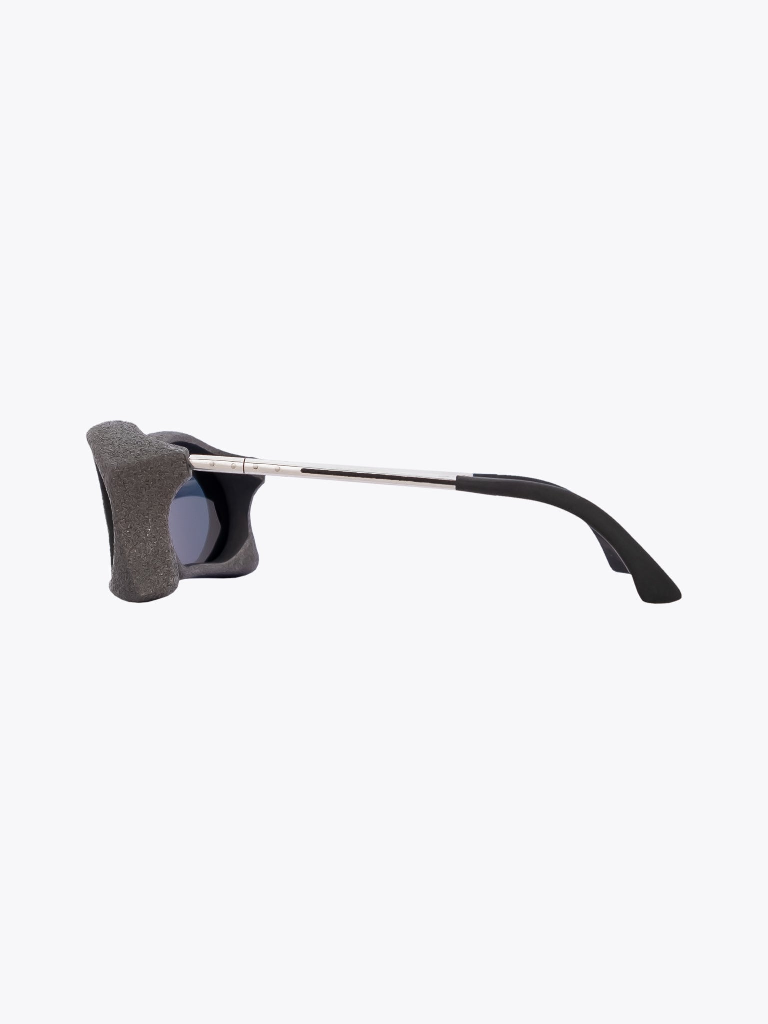 Image of IMPURI Hide — Sunglasses Unisex — Graphite side view