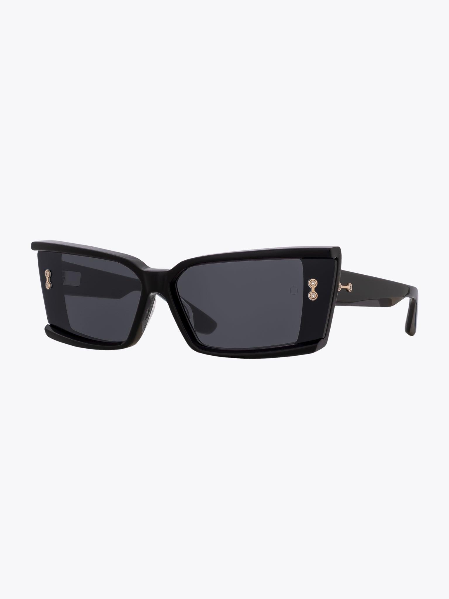 AKONI Lynx — Sunglasses — Solid Black three-quarter view