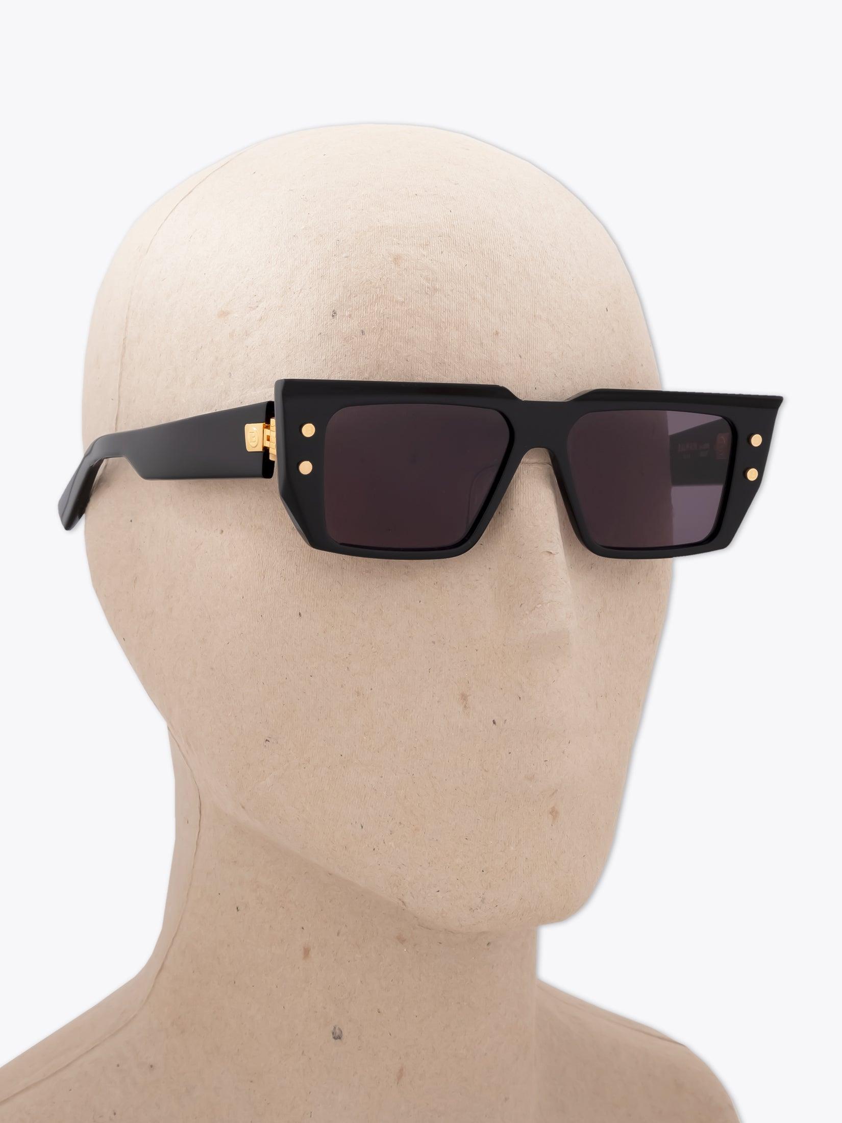 BALMAIN B-VI — Sunglasses — Black worn on mannequin three-quarter right view