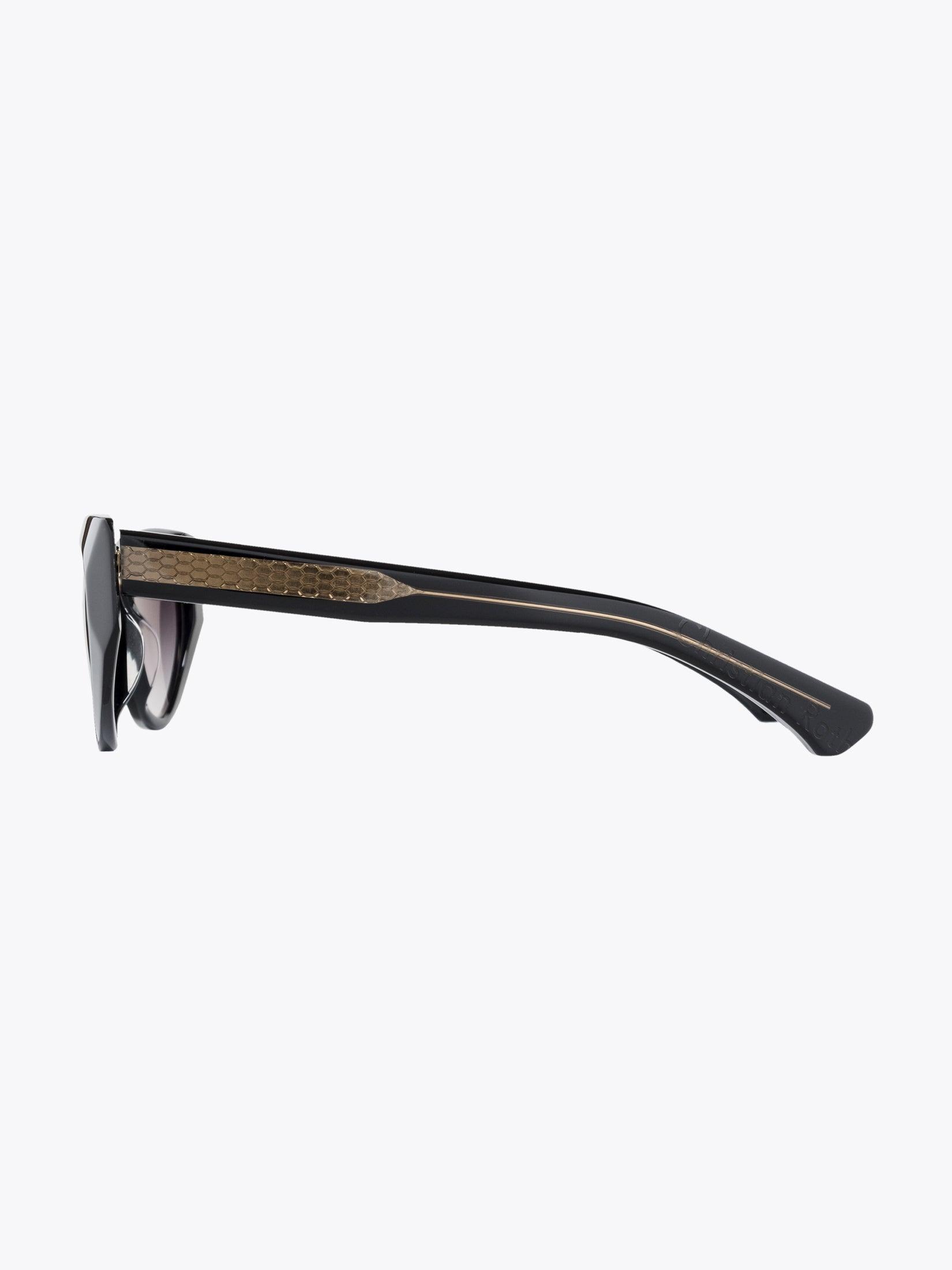 CHRISTIAN ROTH CR-703 Black Sunglasses - APODEP.com