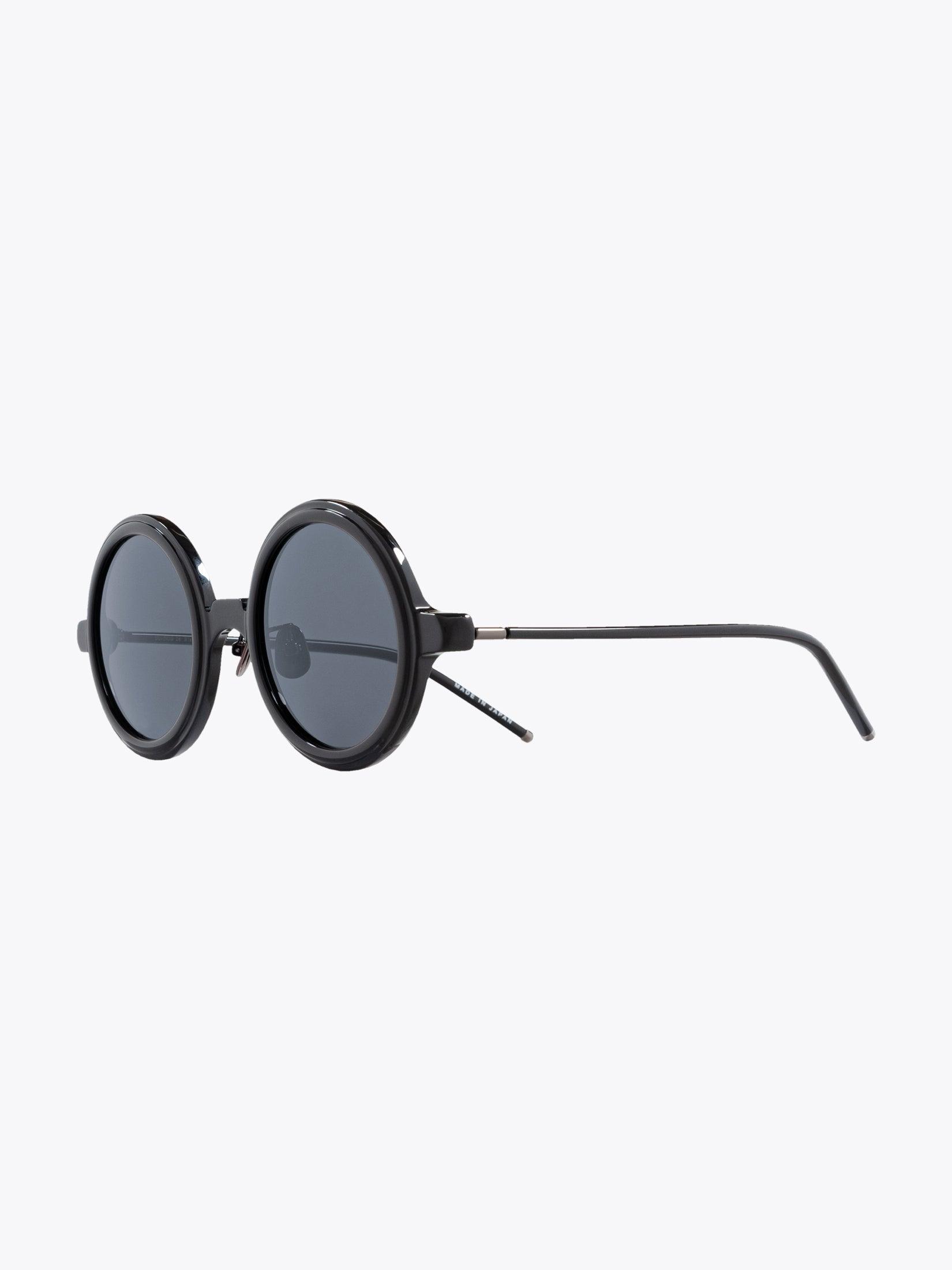 Pawaka Duaenam 26 Black Sunglasses - APODEP.com